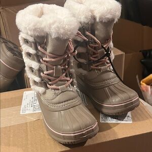 Stylish Kids Snow Boots - Pink and Tan